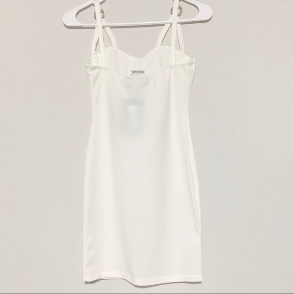 Detailed Body-con Dress - Picture 6 of 8